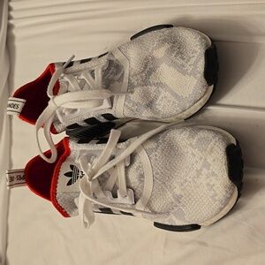 Gently used boost Adidas sneakers